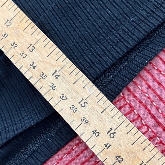 MINKPINK (teen/ women’s size medium / see photos for dimensions) Ribbed Crop Top - Picture 9 of 13